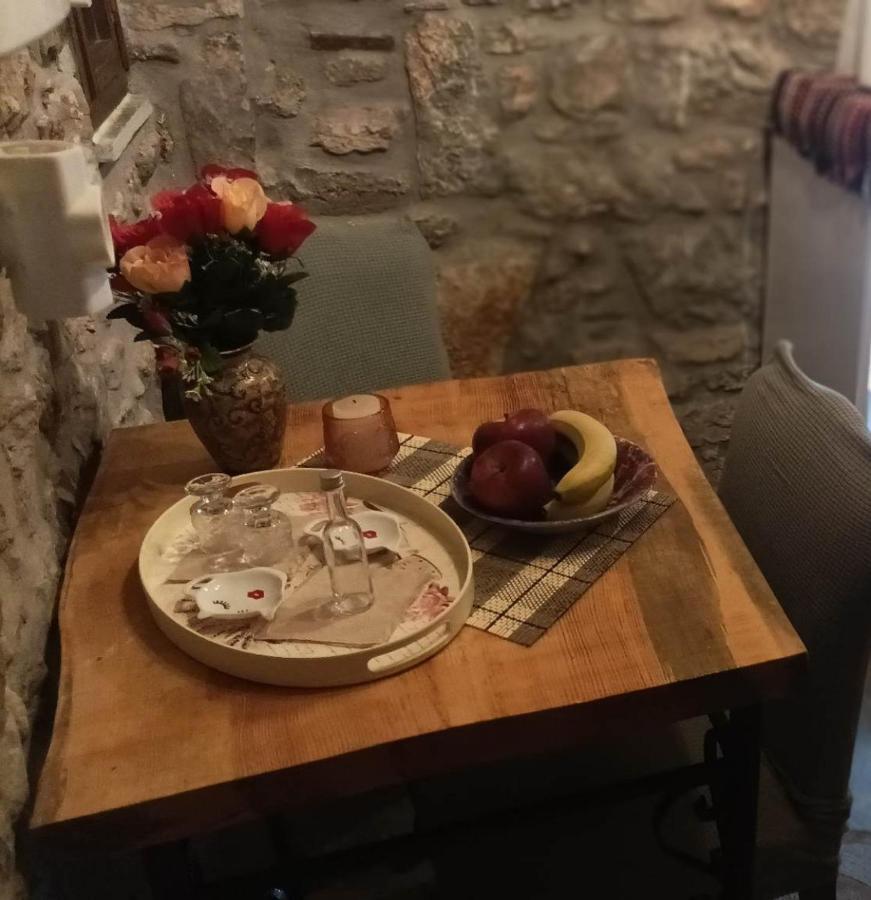 Ferienwohnung Αυθεντικό Πετρινο Στην Ναύπακτο Nafpaktos Exterior foto