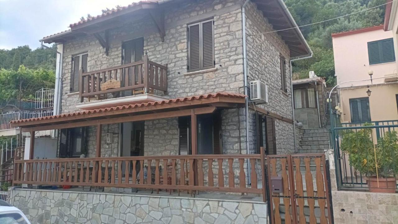 Ferienwohnung Αυθεντικό Πετρινο Στην Ναύπακτο Nafpaktos Exterior foto